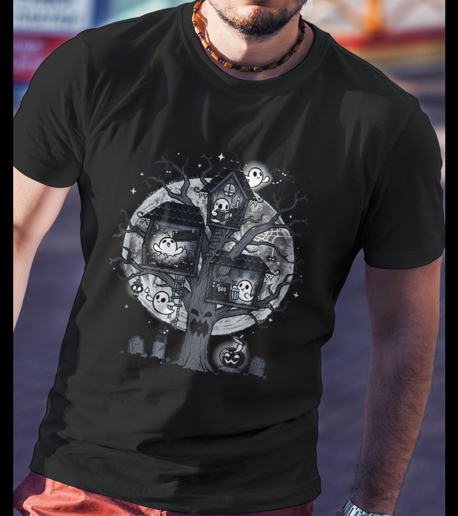 Halloween Clubhouse Spooky Treehouse With Ghosts Under Full Moon T-Shirt