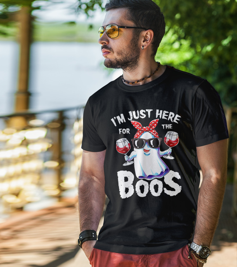 I'm Just Here For The Boos Funny Halloween Women Ghost Holding Wine Glasses T-Shirt