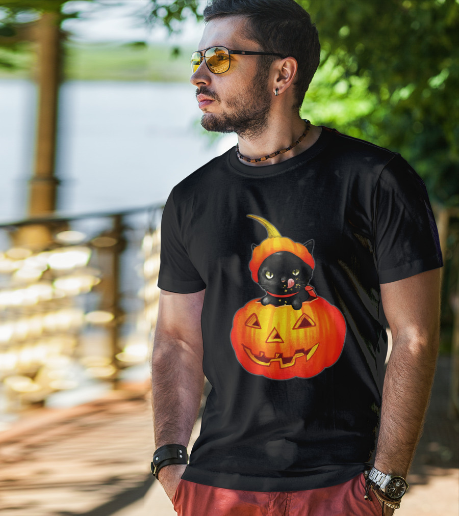 Funny Halloween Cats And Pumpkins With Scary Black Cat T-Shirt
