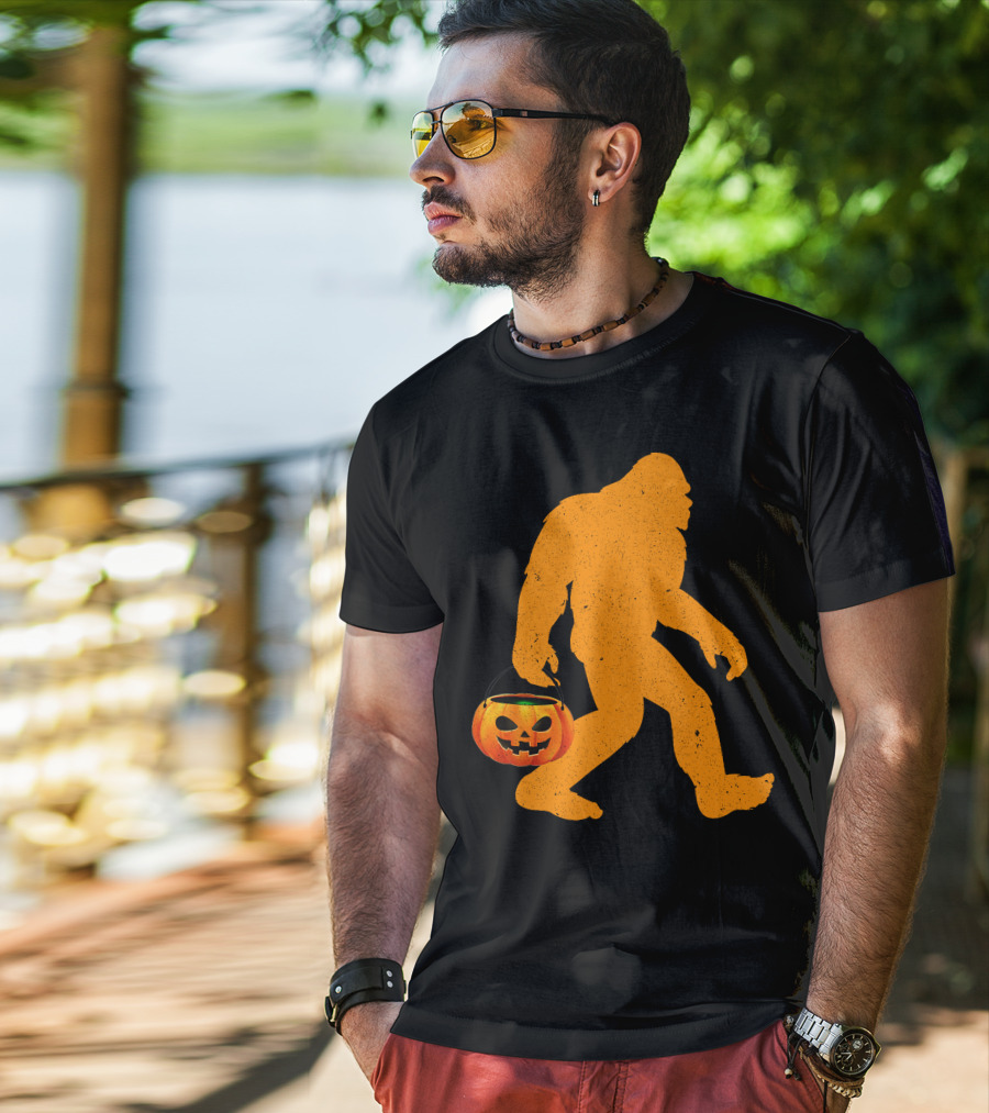 Funny Bigfoot Halloween Jack-o'-Lantern T-Shirt