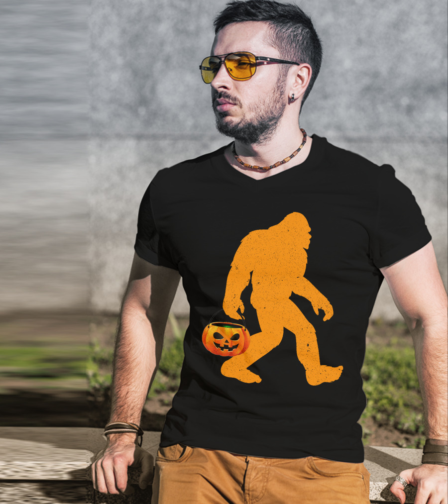 Funny Bigfoot Halloween Jack-o'-Lantern T-Shirt