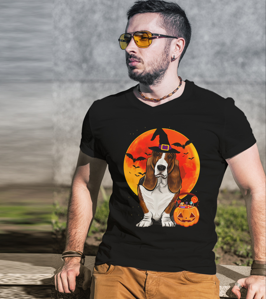 Basset Hound Witch Hat Halloween Pumpkin Candy Holder With Full Moon And Bats T-Shirt