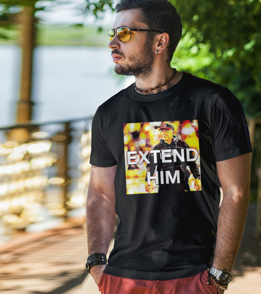EXTEND HIM Coach With Headset And Red Cap T-Shirt