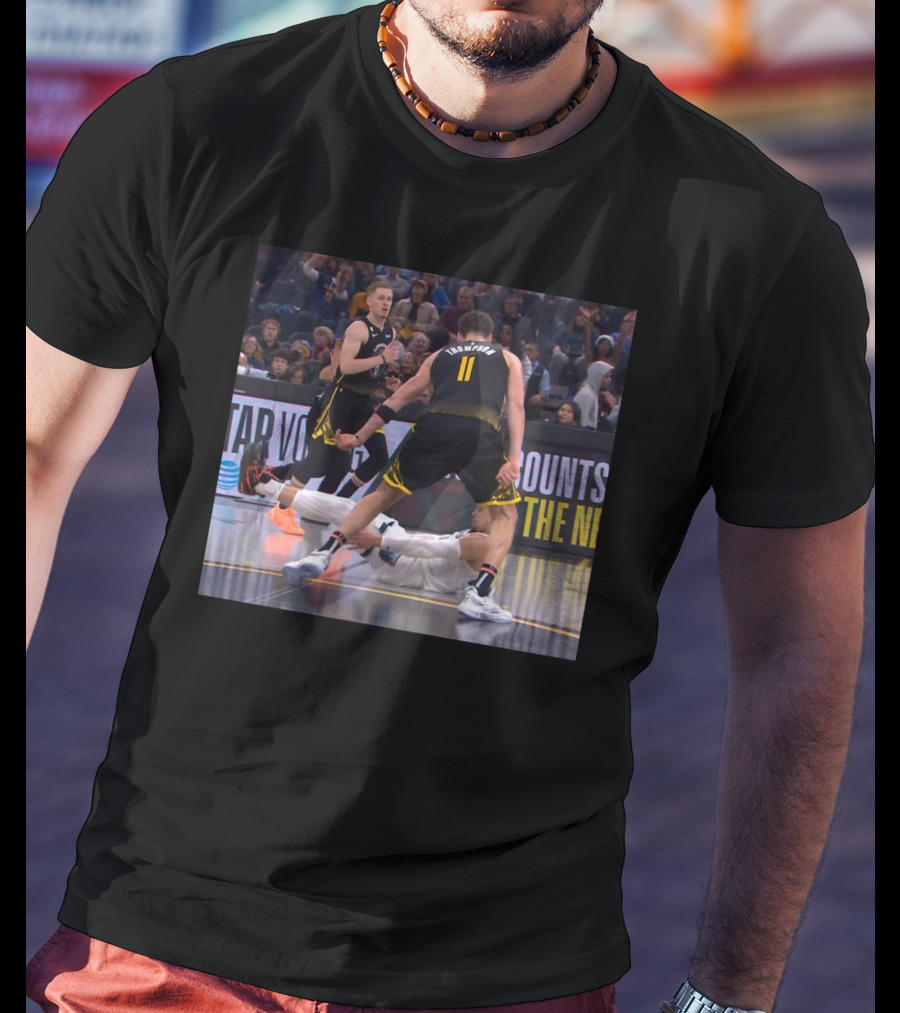 Klay Thompson Beating The Grizzlies On Christmas NBA Game T-Shirt