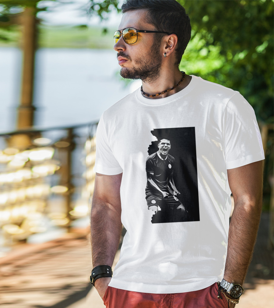 O Monstro Soccer Celebration Iconic Athlete Performance T-Shirt
