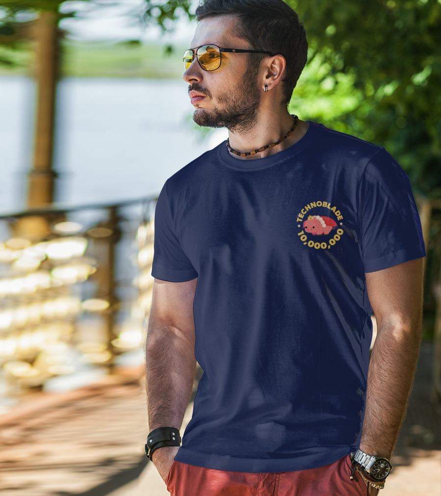 Technoblade 10,000,000 Pig Crown T-Shirt