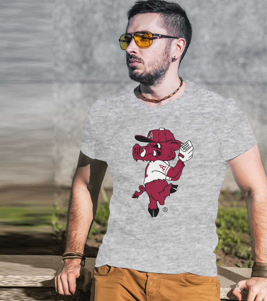 Arkansas Razorbacks Baseball Hog Pitching Ribby T-Shirt
