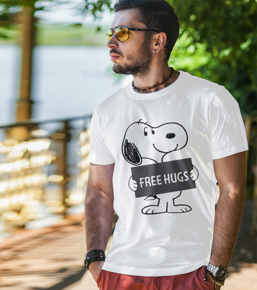 Free Hugs Snoopy Peanuts T-Shirt
