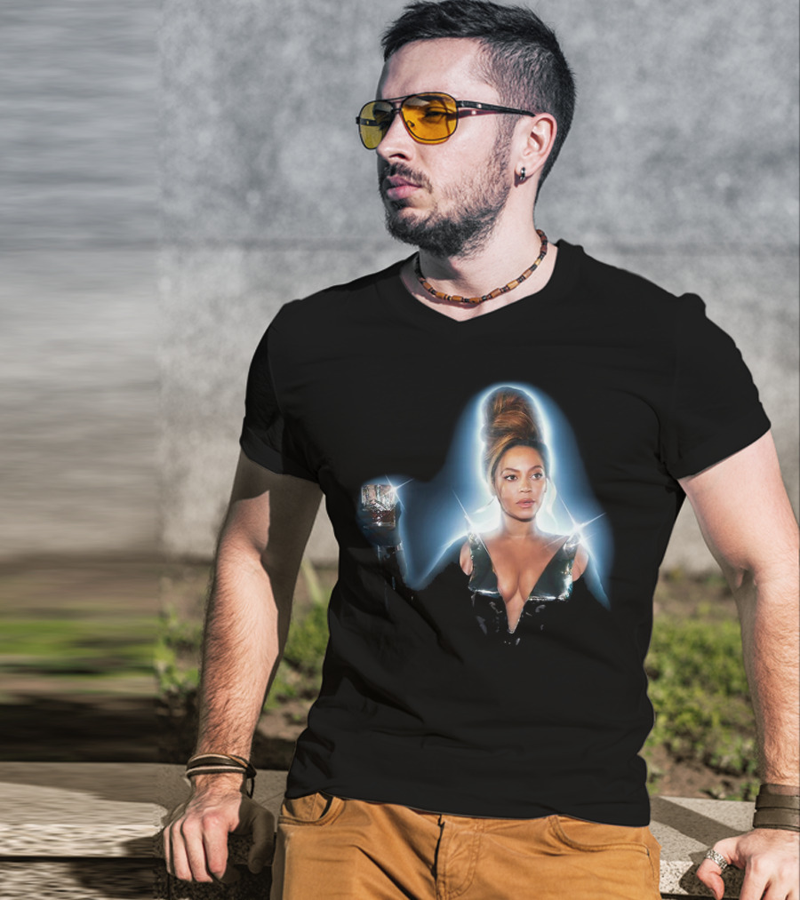 Beyonce That Girl Track Iconic Glamorous Photo With Drink T-Shirt