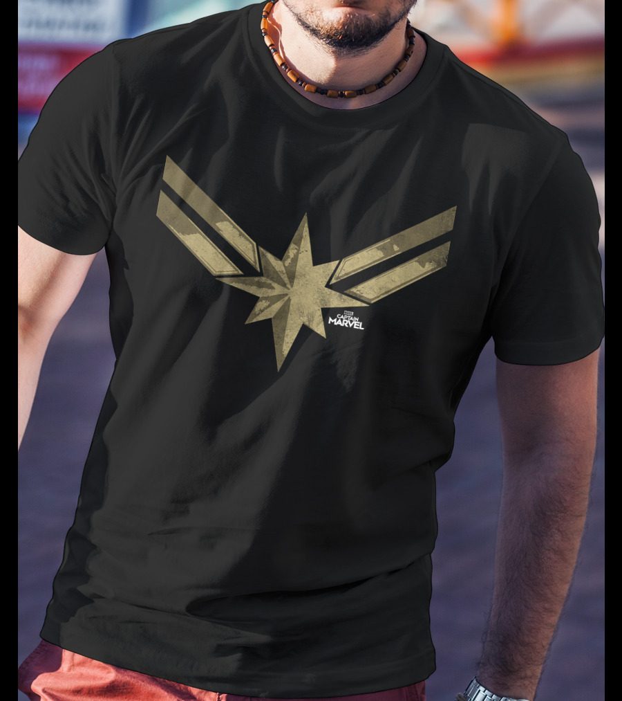 Captain Marvel Simple Gold Star Emblem With Subtle Shadow T-Shirt