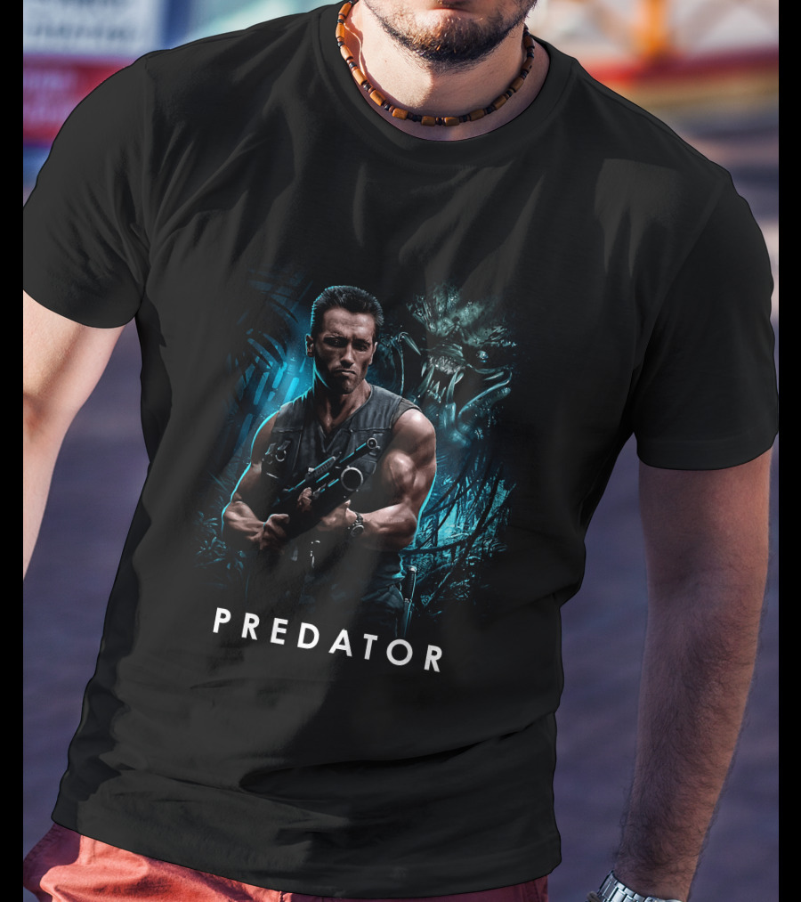 PREDATOR Arnold Schwarzenegger With Alien Hunter Background T-Shirt