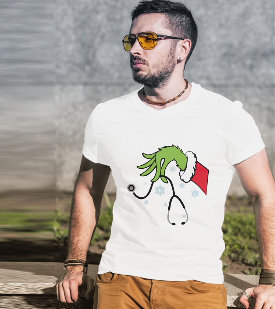 Grinch Nurse Christmas Doctor Stethoscope Hand Snowflakes T-Shirt