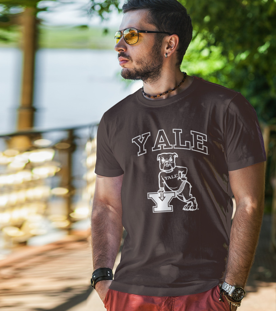 Yale Bulldogs Vintage Mascot Drawing T-Shirt
