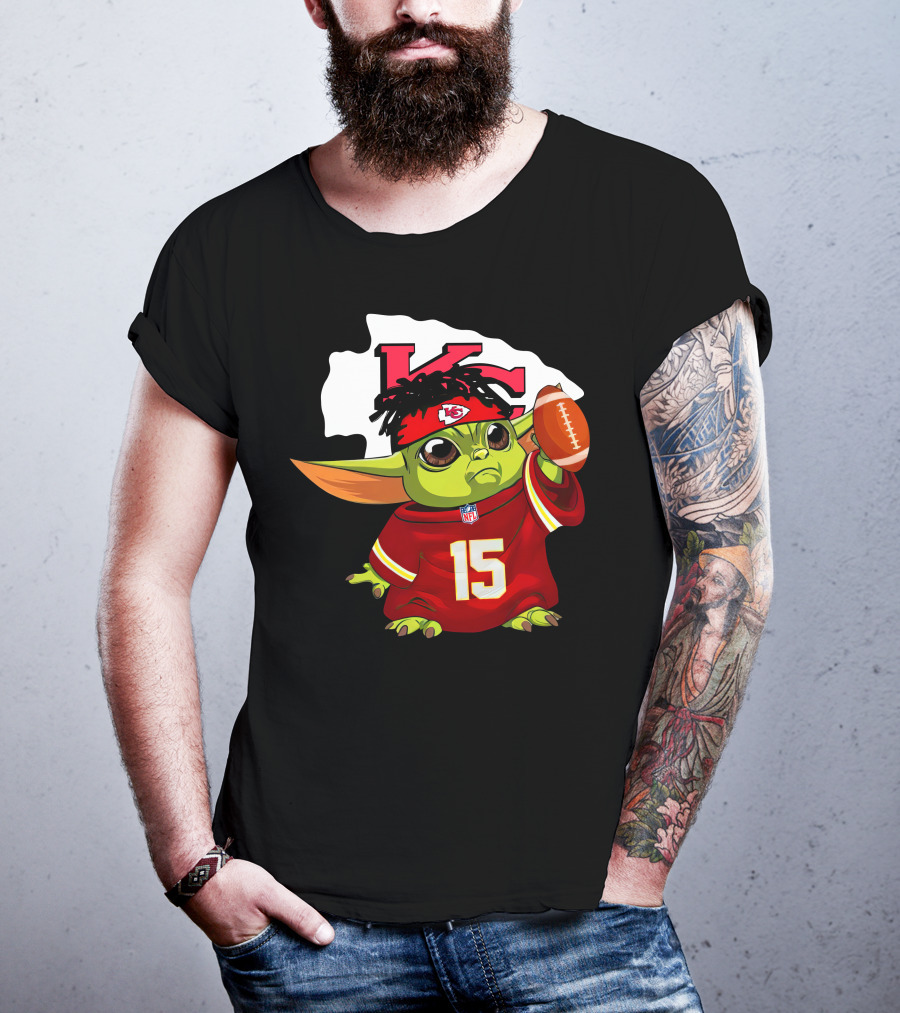 Star Wars Baby Yoda Mandalorian Kansas City Chiefs Patrick Mahomes 15 Merch T-Shirt