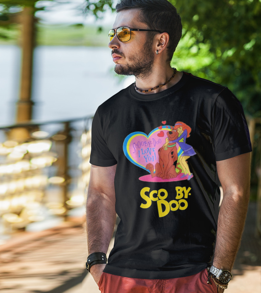 Scooby-Doo I Love You Heart And Hug With Daphne T-Shirt