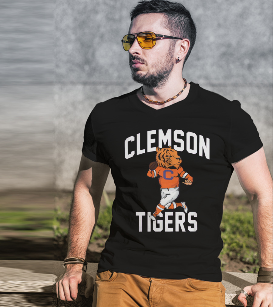 Clemson Tigers Vintage Style Retro Running Mascot T-Shirt
