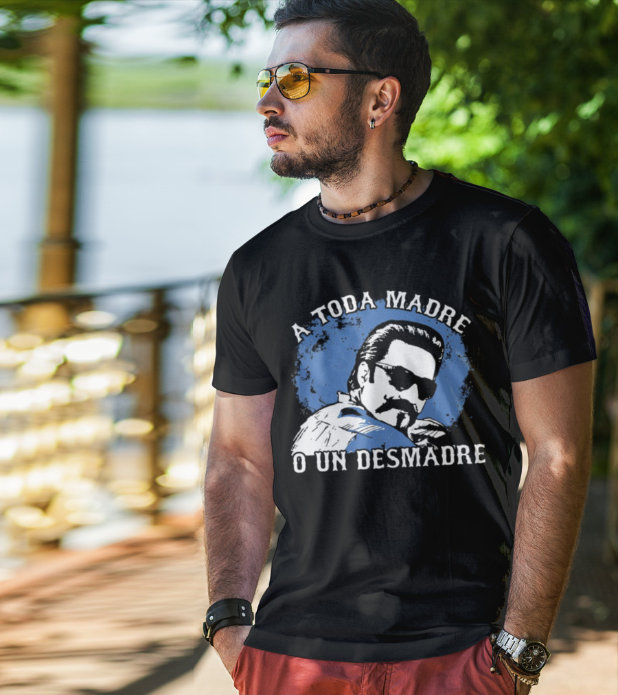 A Toda Madre O Un Desmadre Cool Mustache Sunglasses Dude Blue Circle T-Shirt