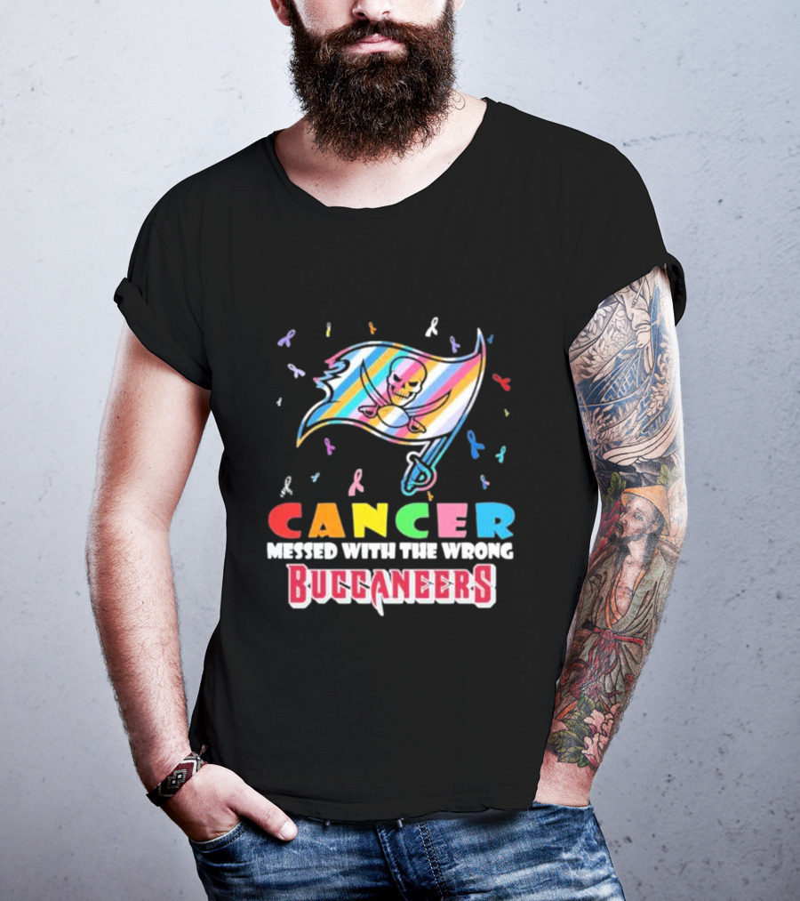 Cancer Messed With The Wrong Buccaneers Rainbow Skull Flag And Ribbons T-Shirt