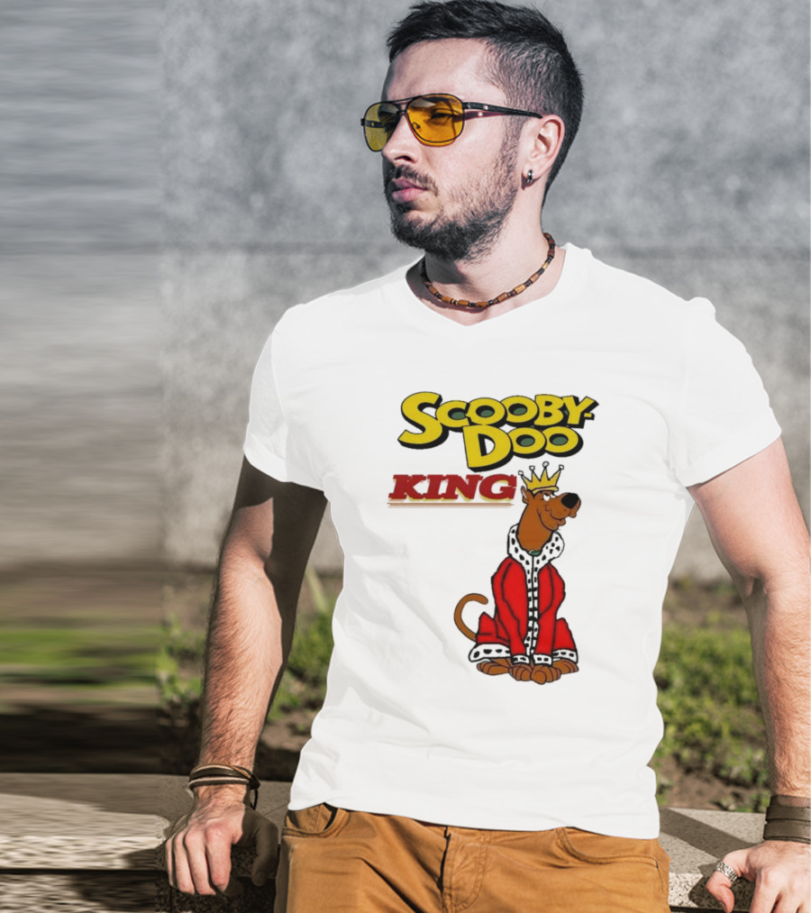Scooby Doo King Crowned With Royal Red Robe T-Shirt