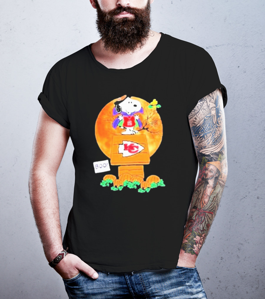 Snoopy Woodstock Witch Boo Kansas City Chiefs Halloween Peanuts Charlie Brown 15 T-Shirt