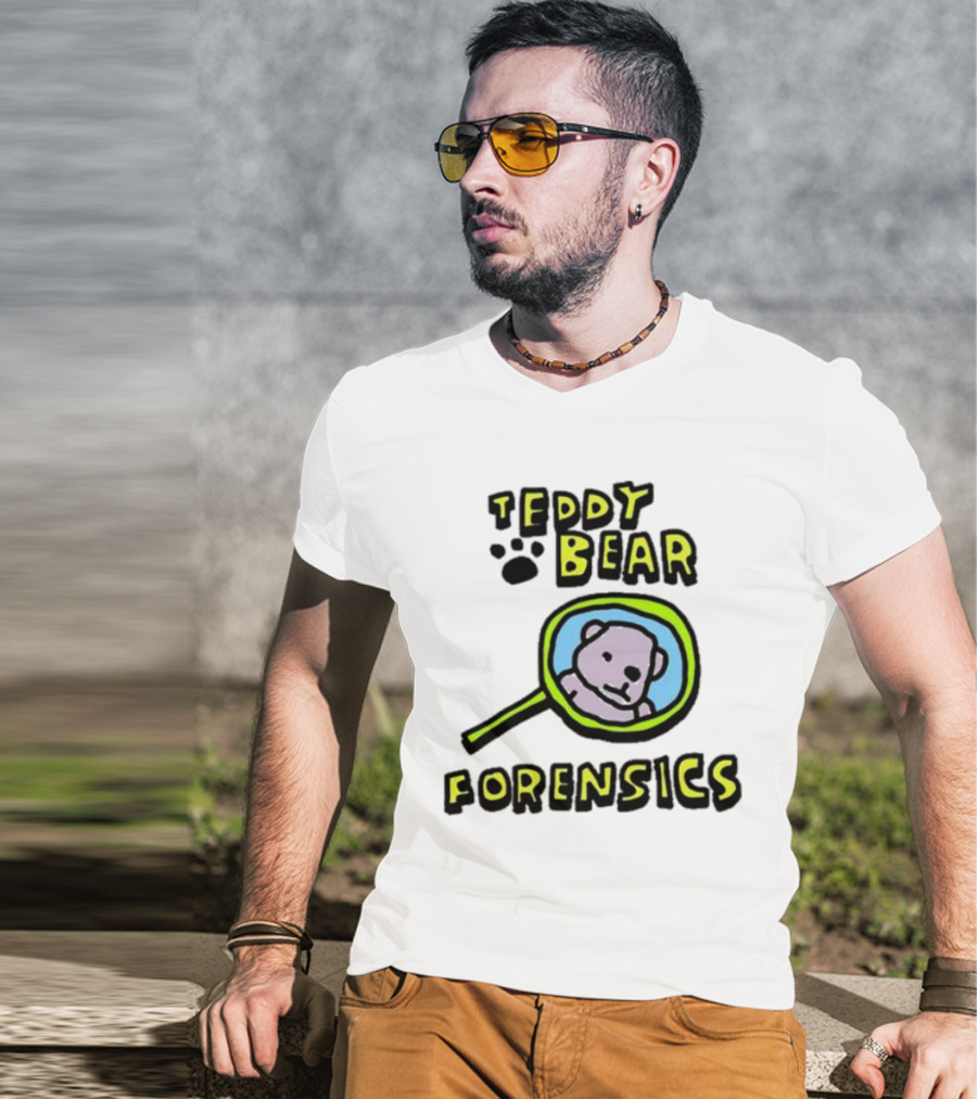 Teddy Bear Forensics Bear With Magnifying Glass T-Shirt