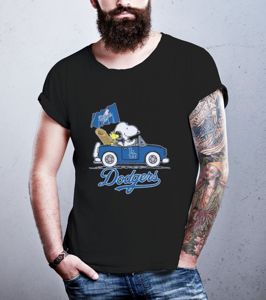 Snoopy And Woodstock Driving LA Dodgers Car With Flag T-Shirt