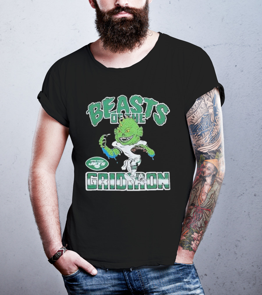 New York Jets Beasts Of The Gridiron Monster Holding Football T-Shirt