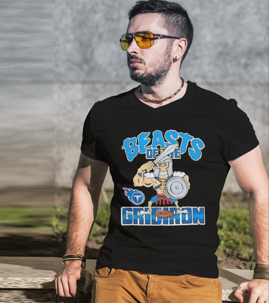 Tennessee Titans Beasts Of The Gridiron Warrior With Sword And Shield T-Shirt