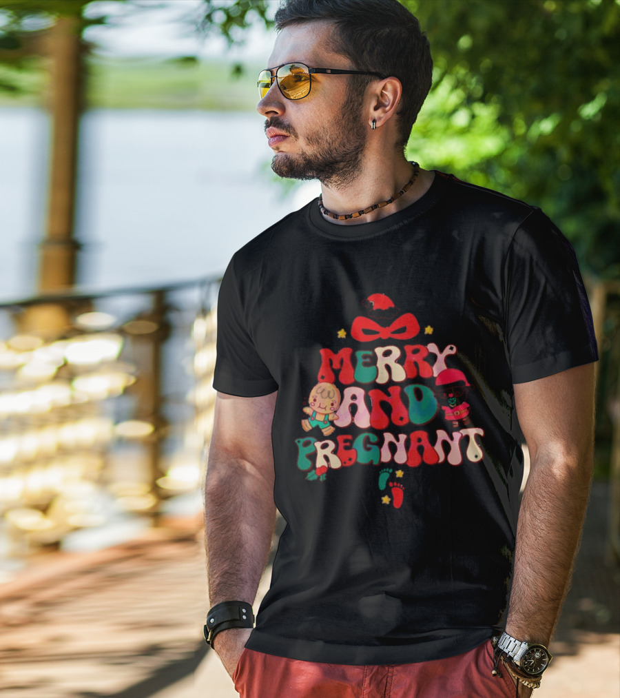 Merry And Pregnant Christmas Tree Baby Reveal With Santa Hat And Gingerbread People T-Shirt