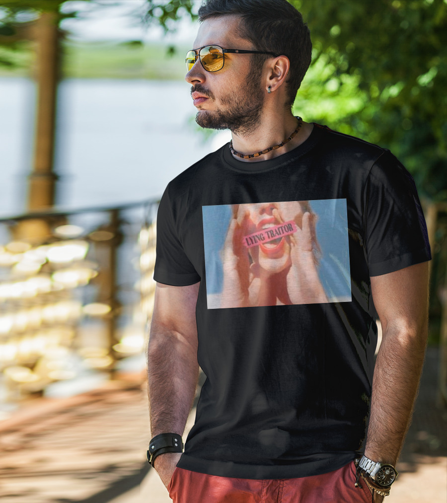 Lying Traitor Shouting Red Lips Hand Gestures T-Shirt
