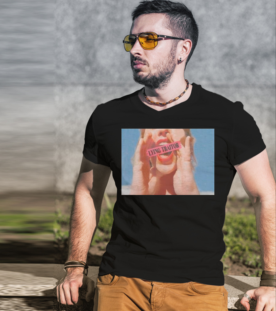 Lying Traitor Shouting Red Lips Hand Gestures T-Shirt