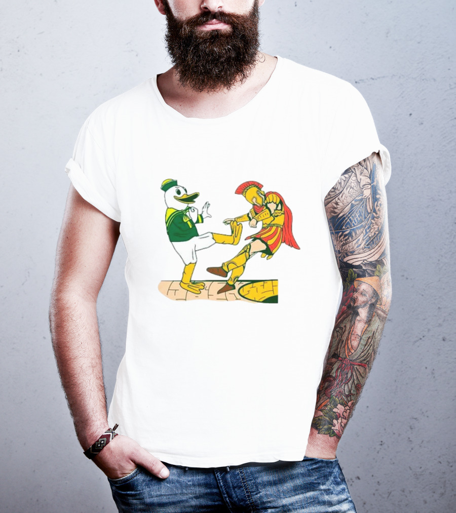 USC Trojans Versus Oregon Ducks Kick Scene T-Shirt