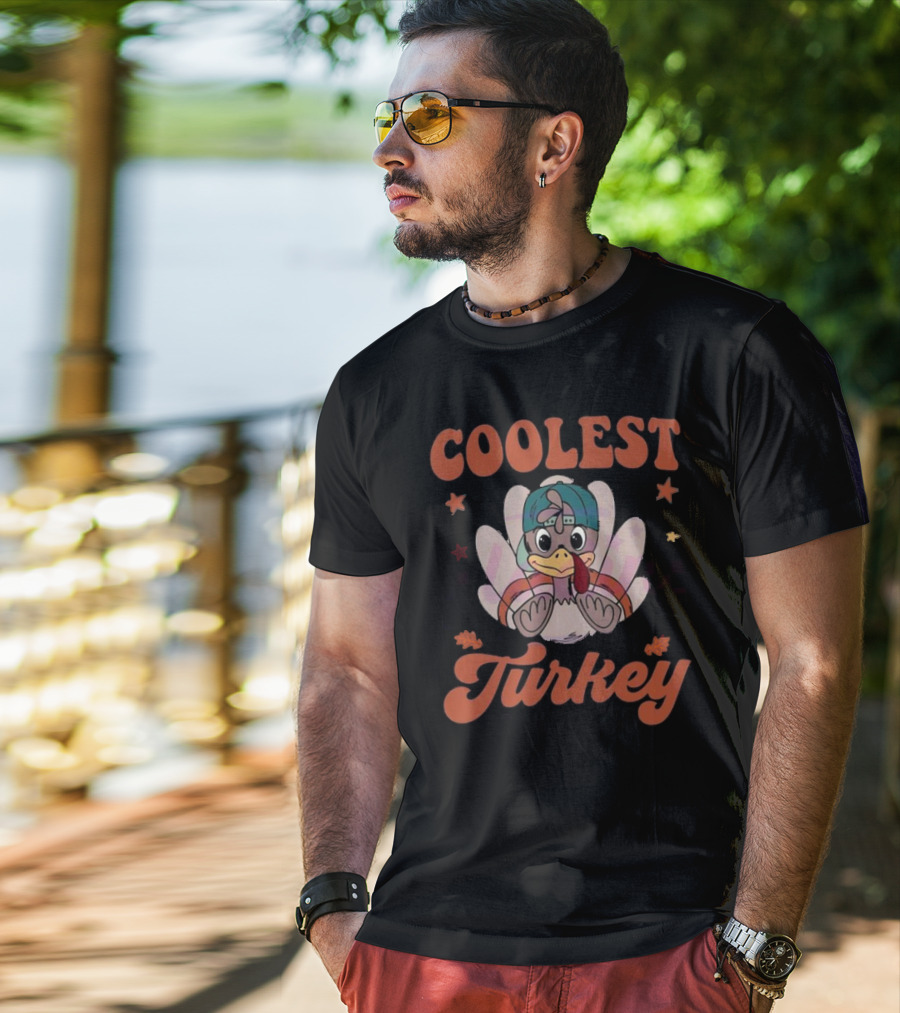 Coolest Turkey At The Table Vintage Cartoon Style With Cap And Stars Decor T-Shirt