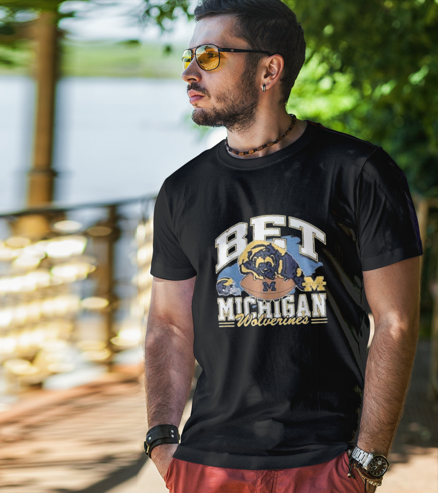 Bet Michigan Wolverines Helmet Football T-Shirt