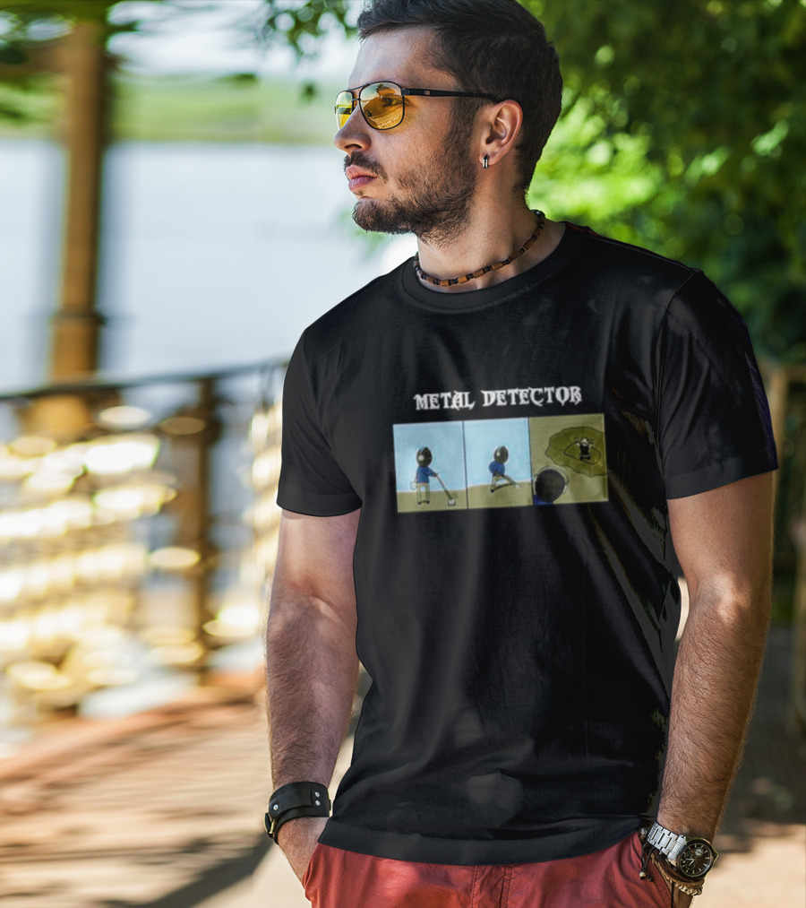 METAL DETECTOR Humorous Comic-Style Alien Discovery T-Shirt
