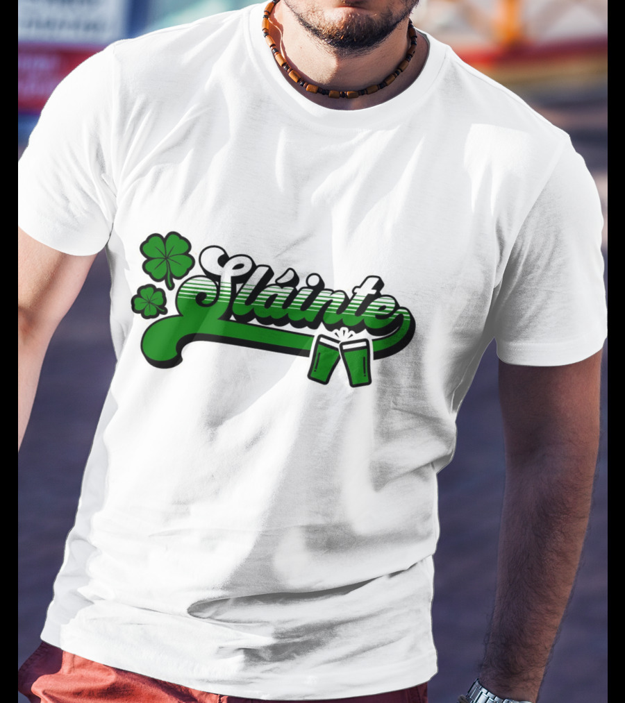 Sláinte Shamrock Gaelic Toast With Beer Glasses T-Shirt