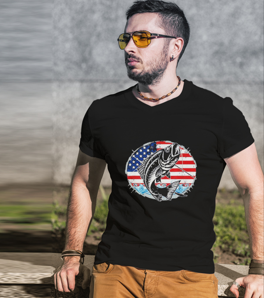 Fishing Lovers American Flag Bass Catch Waves Patriotic T-Shirt