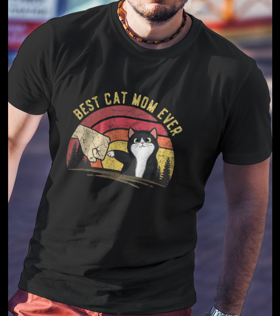 Best Cat Mom Ever Vintage Cat Fist Bump Retro Sunset T-Shirt