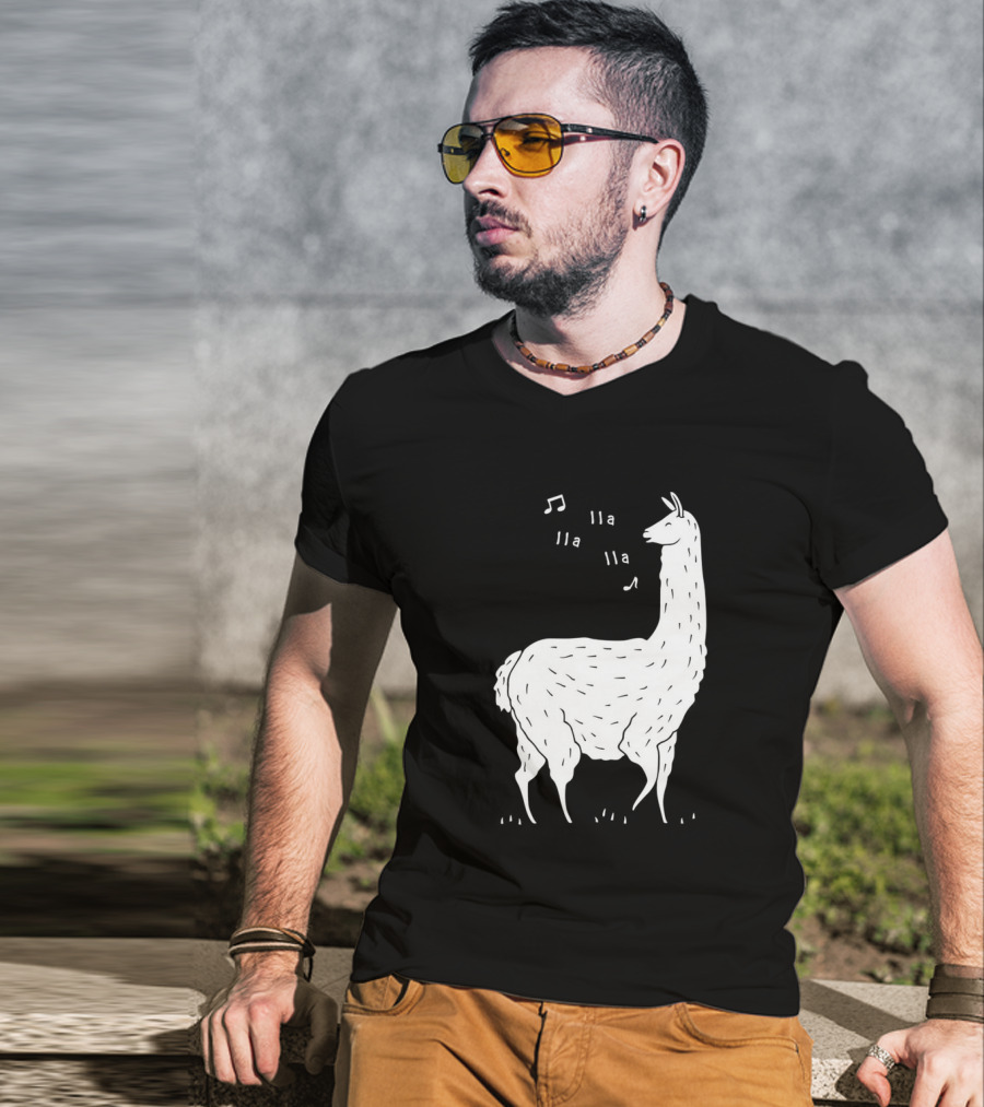 LLAMAS AND MUSICAL NOTES LLA LLA SONG OF THE LLAMA T-Shirt