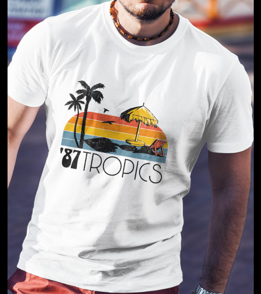 '87 Tropics Palm Beach Sunset Umbrella Lounge Chair T-Shirt