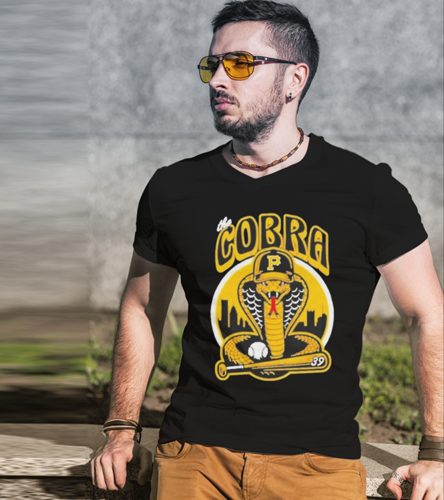 The Cobra Pittsburgh Pirates Baseball Bat City Skyline 39 T-Shirt