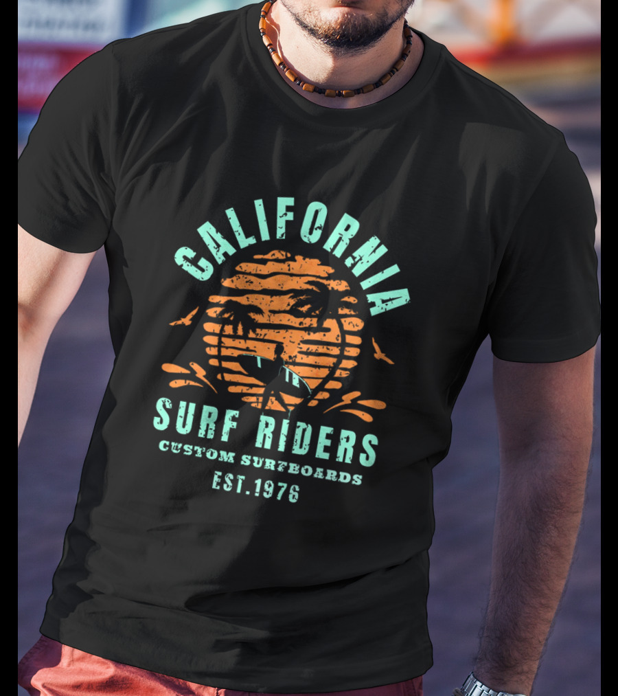 California Surf Riders Custom Surfboards Est. 1976 Vintage Beach Scene T-Shirt