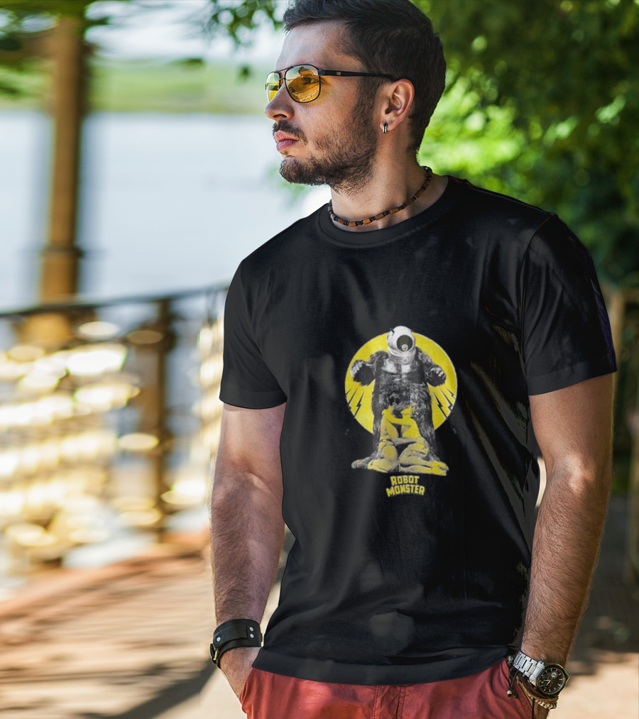 Robot Monster Vintage Retro Sci-Fi Creature Scene T-Shirt