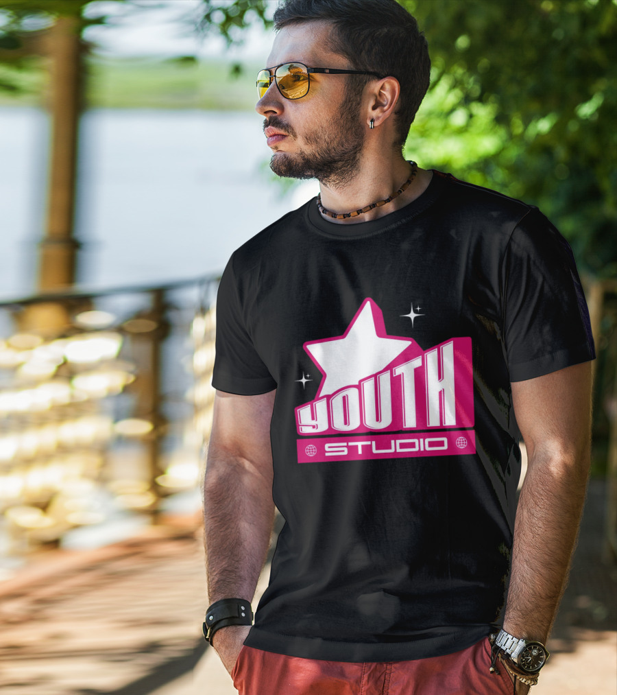 Youth Studio Magenta Y2k Streetwear T-Shirt