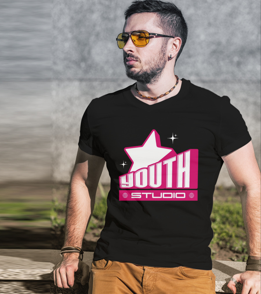 Youth Studio Magenta Y2k Streetwear T-Shirt