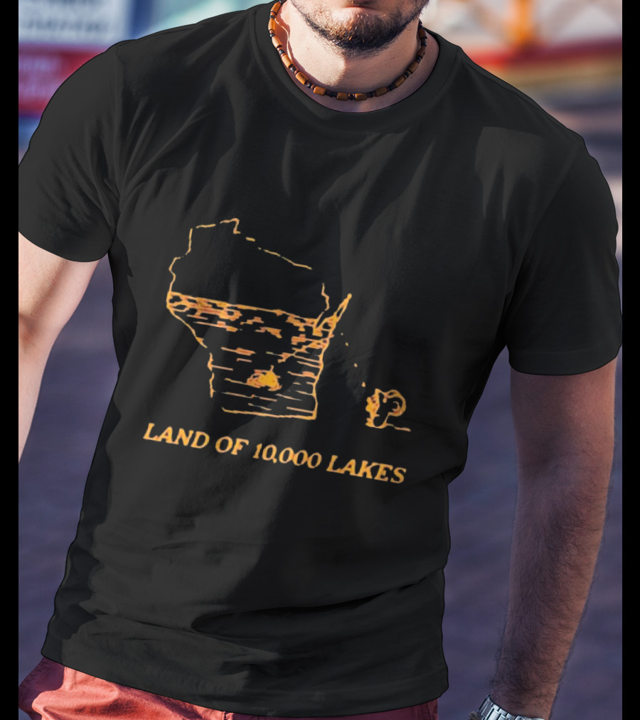 Land Of 10,000 Lakes Wisconsin Map Fishing Scene T-Shirt