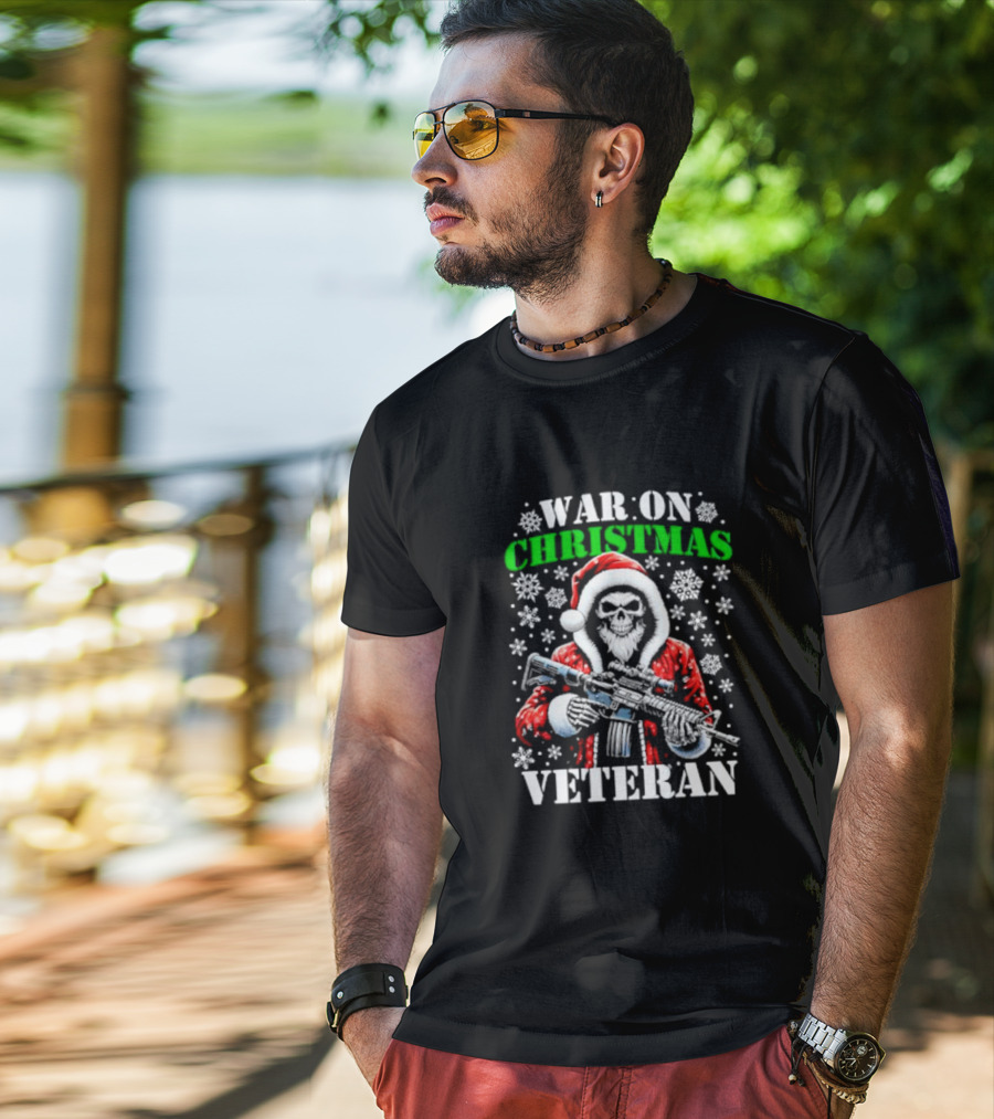 War On Christmas Veteran Skeleton Santa With Gun Snowflakes T-Shirt