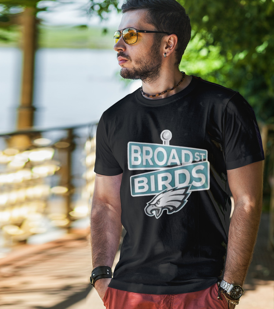 Philadelphia Eagles Broad St Birds Logo NFL Merchandising T-Shirt
