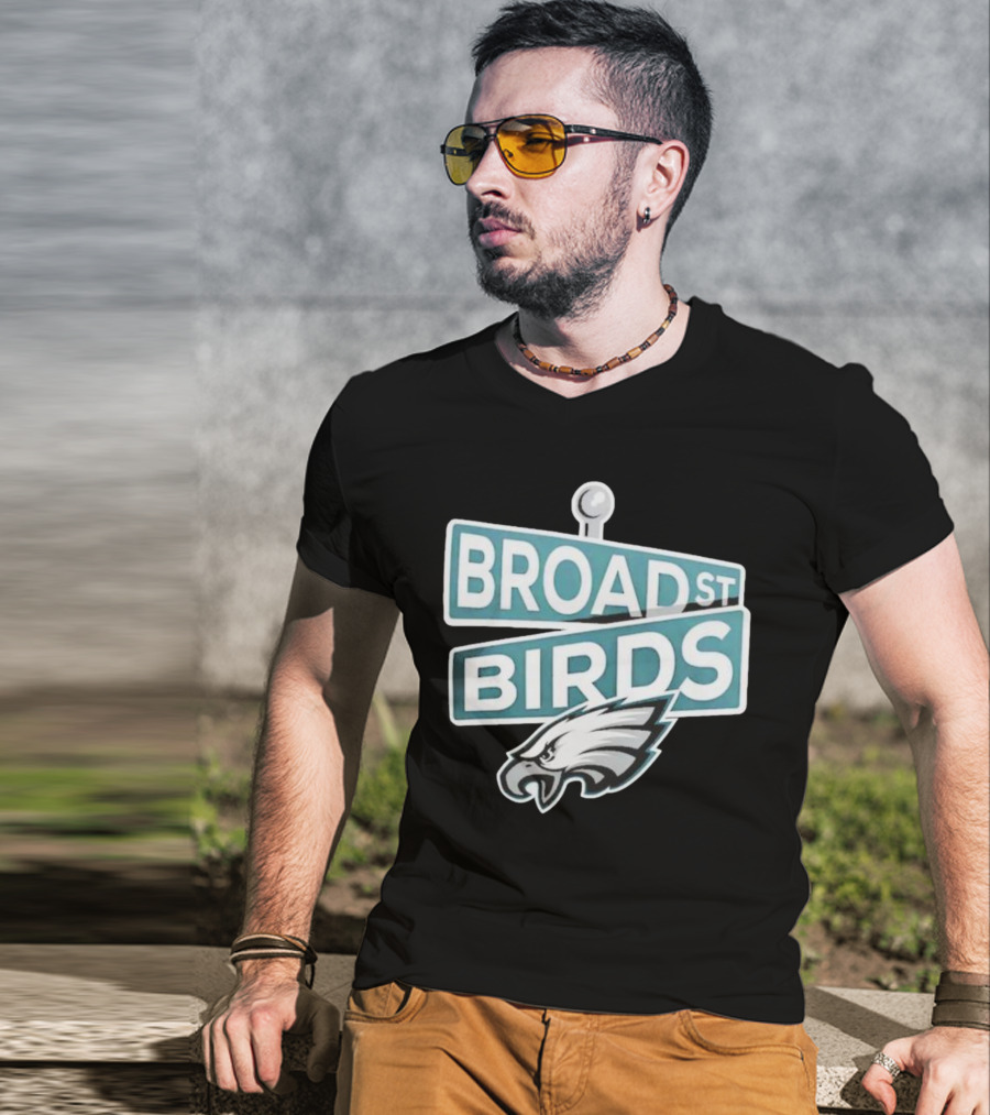 Philadelphia Eagles Broad St Birds Logo NFL Merchandising T-Shirt