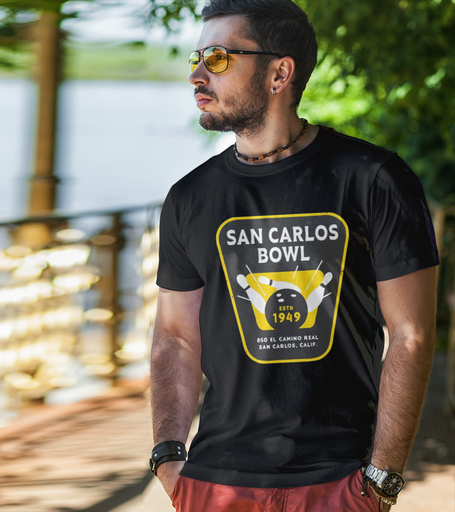San Carlos Bowl 1949 Vintage Bowling Alley San Carlos Calif 850 El Camino Real T-Shirt